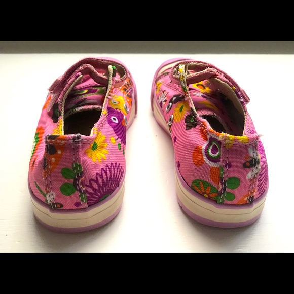Keen size 9 kids pink bird design shoes from Smoke-free, Pet-free home - Picture 2 of 6